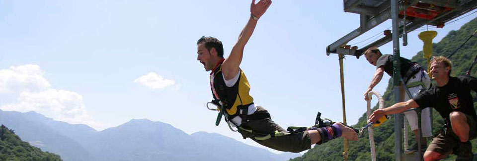 /en/bungy-gallery/bungy-jumping-classic