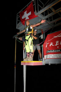 007 Nachtsprung - Bungy Jump in der Nacht von der Bungy Jump Anlage im Verzascatal | Trekking Team AG