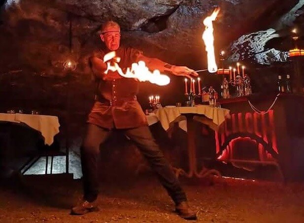 Hölloch Fakir Show